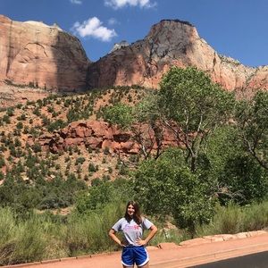 Meet your Posher, Emily